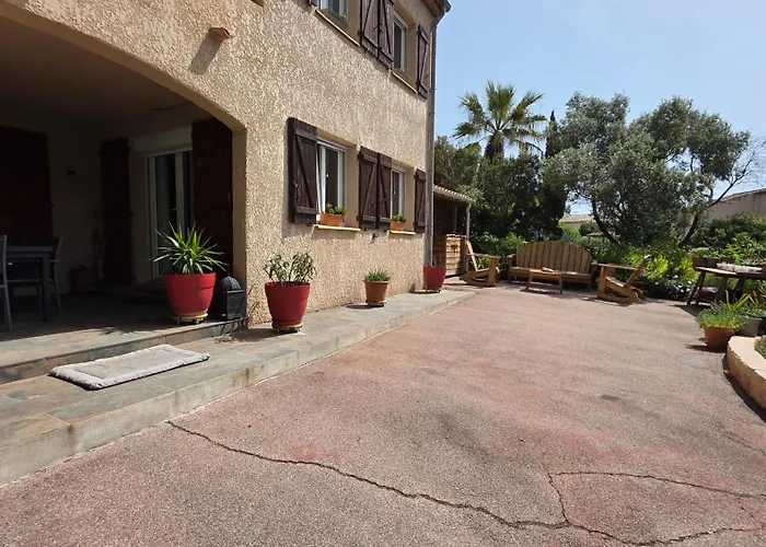 Entire Ground Floor In Beautiful Villa